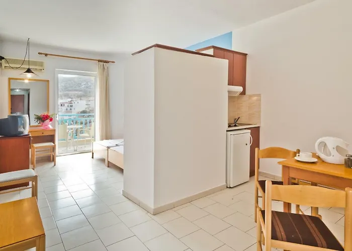 Olympic فندق كارباثوس